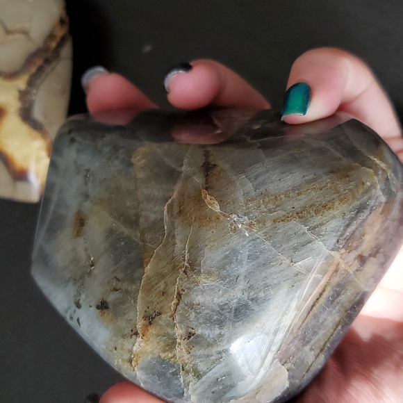 Labradorite free form 🪨 - Picture 6 of 7